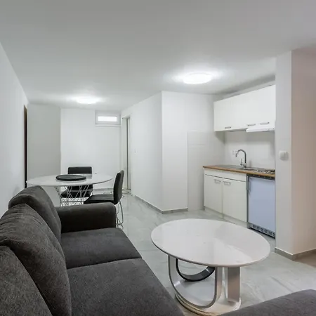 Gorgeous In With Kitchen Poreč